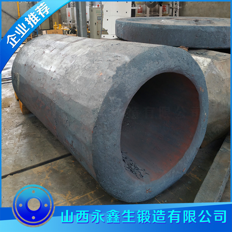 大型三通成型機(jī)油缸